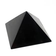 shungite-pyramid